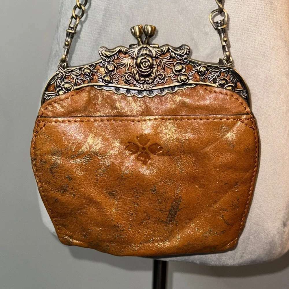 Patricia Nash Provençal Escaoe Beaded Carmonita Small Frame leather Clutch EUC